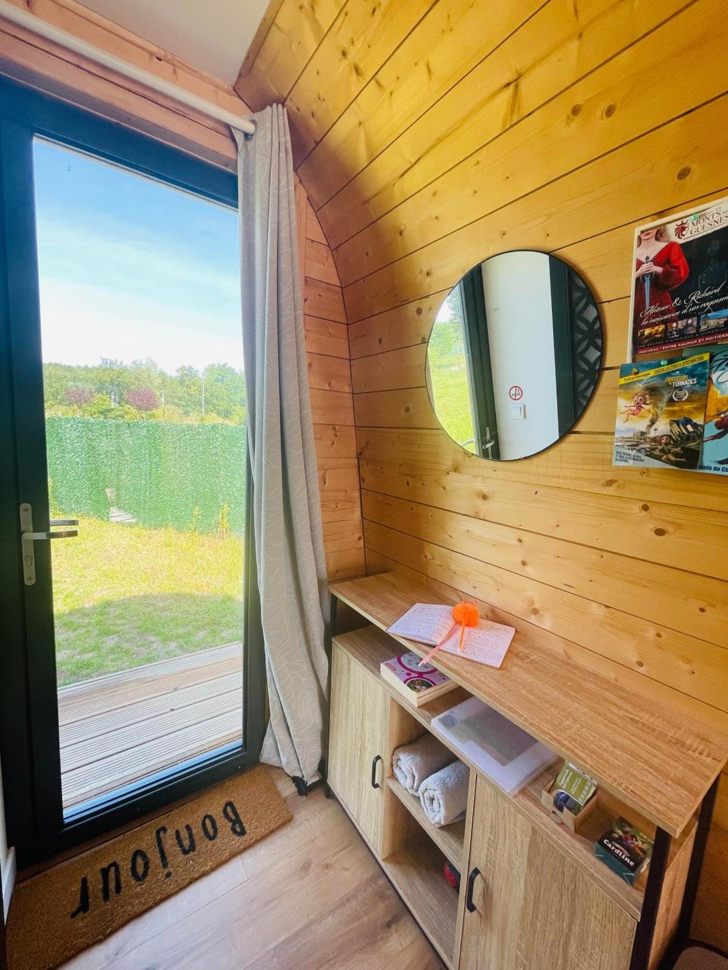 Logement Insolite : La Ruche Verte Monts-sur-Guesnes Eksteriør bilde